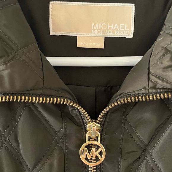 Michael Kors Women’s Quilted Jacket, Large, Olive with gold hardware - Picture 3 of 7